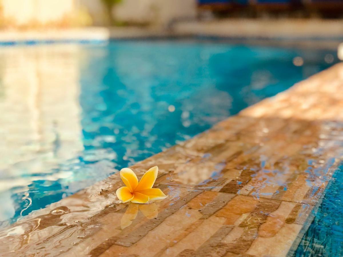 Familytel Bali Hotell Kuta Selatan Exteriör bild