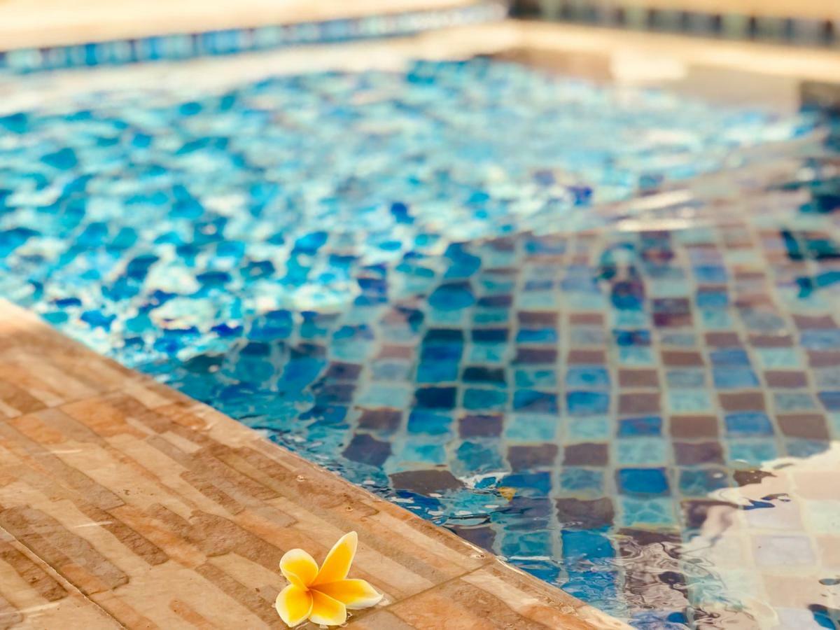 Familytel Bali Hotell Kuta Selatan Exteriör bild